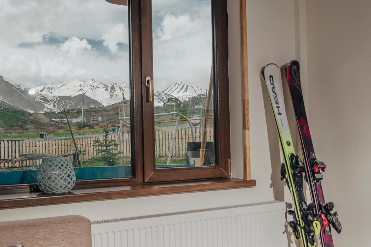 Ski House Bluebird Gudauri Eksteriør bilde